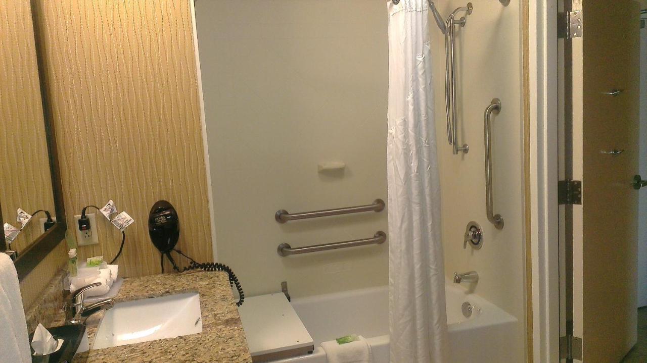 Express & - Smithfield/selma By Ihg Hotel