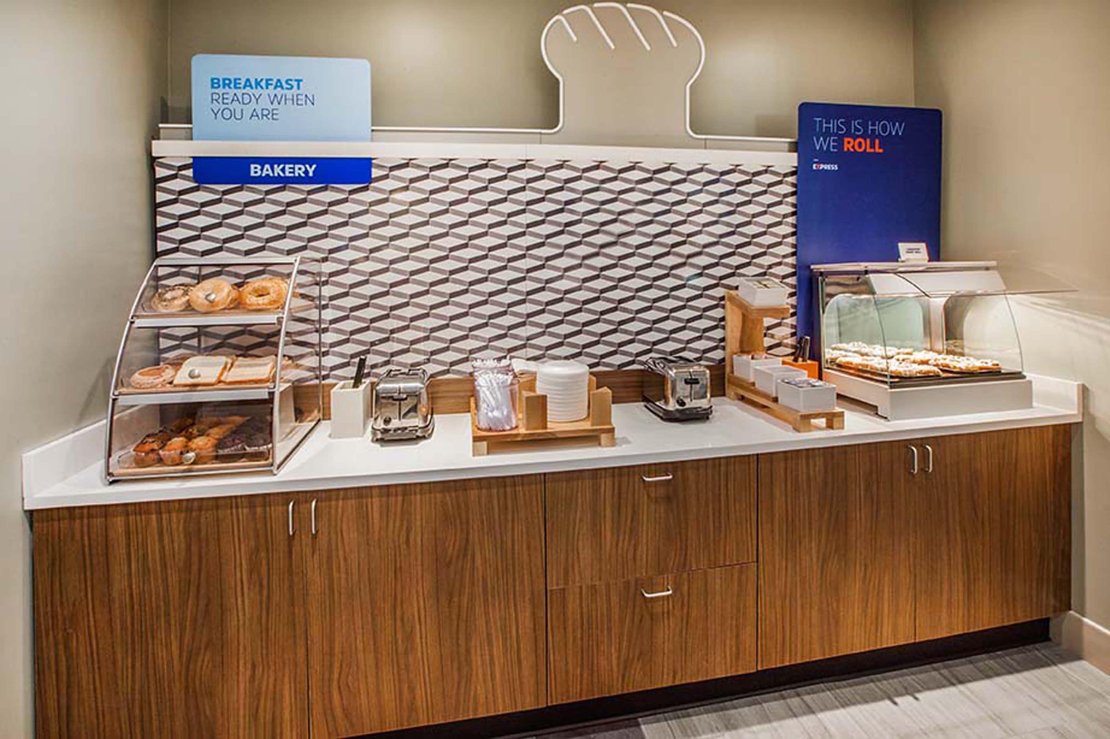Express & - Smithfield/selma By Ihg