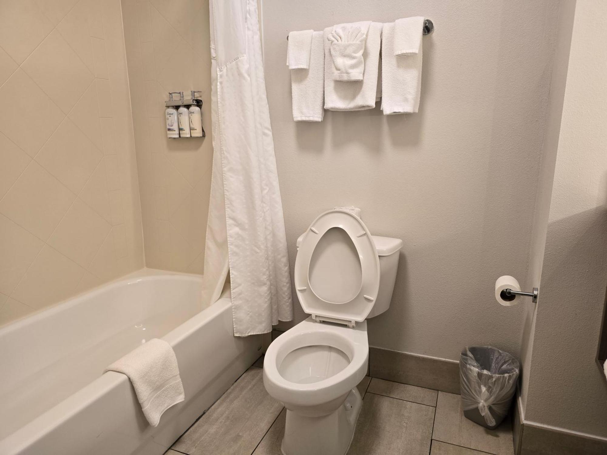 Express & - Smithfield/selma By Ihg Hotel 2*