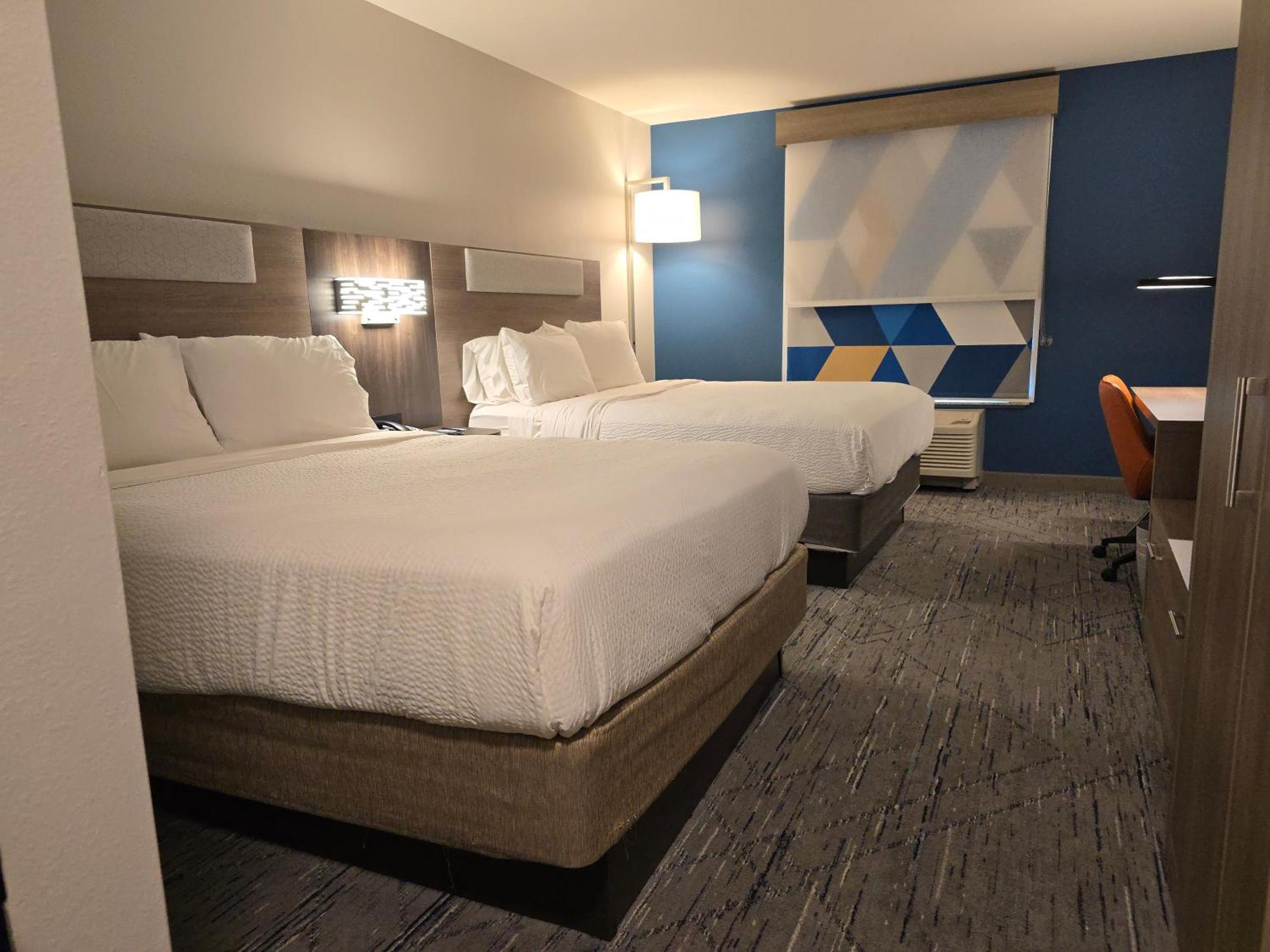 Hotel Express & - Smithfield/selma By Ihg 2*