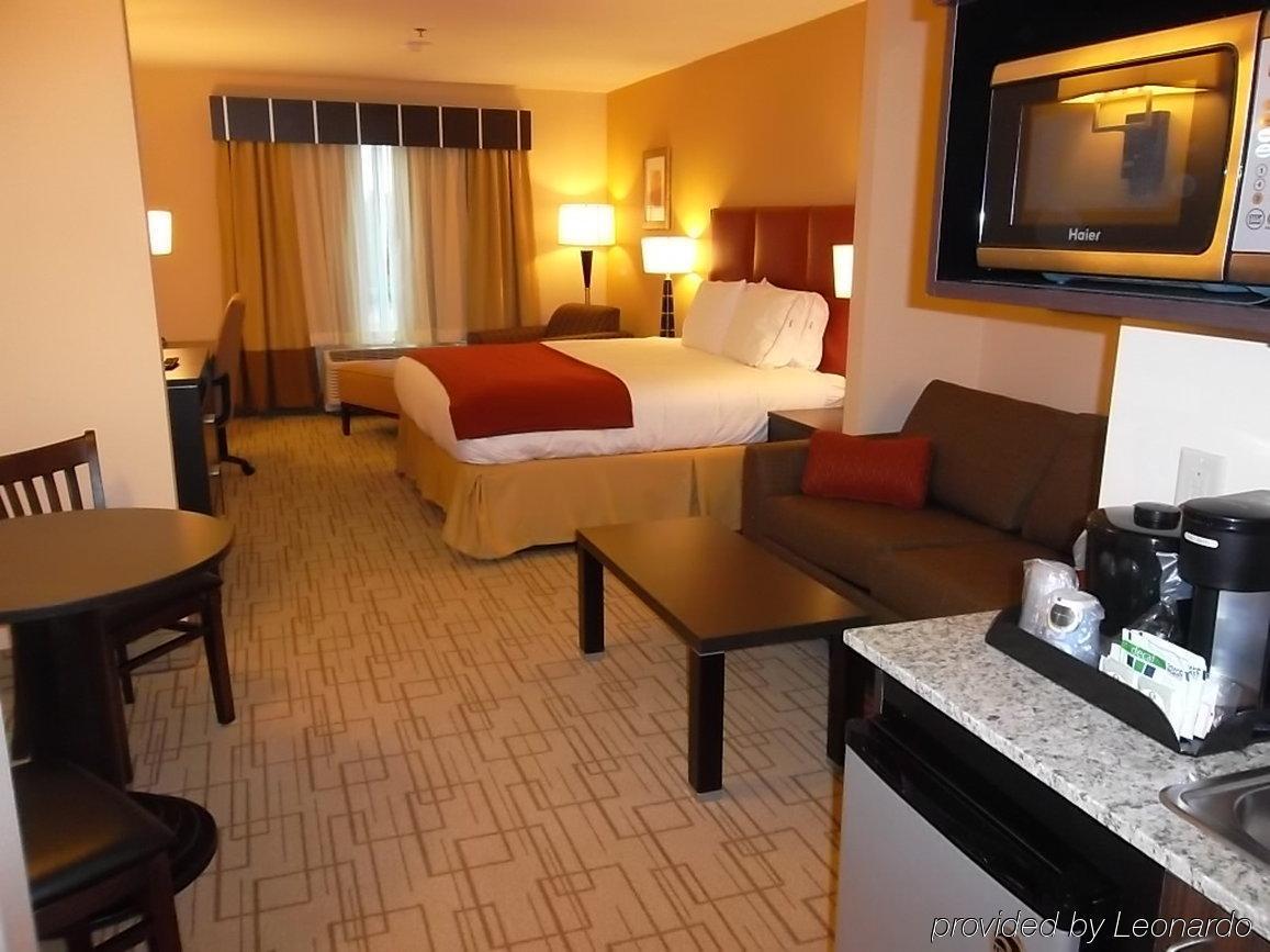 Express & - Smithfield/selma By Ihg Hotel